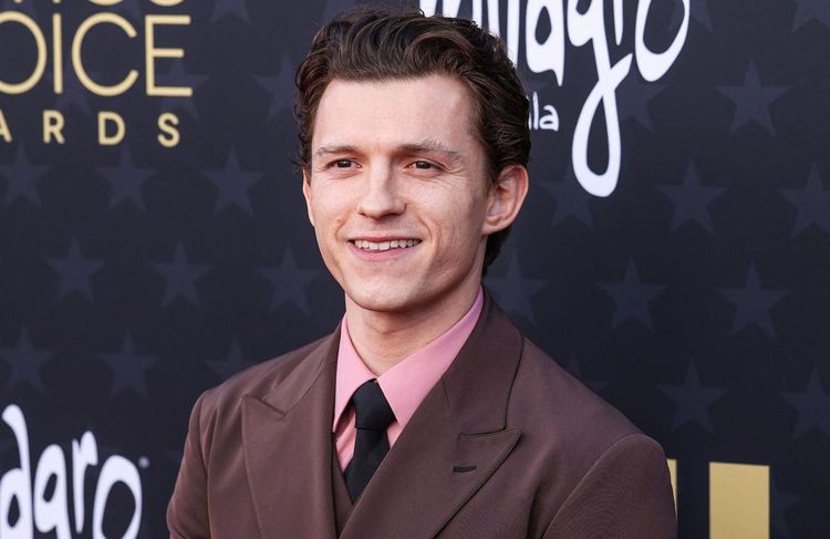 « Une nouvelle identité » : Tom Holland se confie sur sa sobriété
