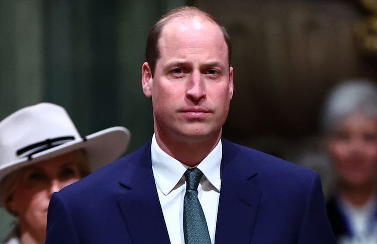 Le prince William retrouve discrètement Carole Middleton dans un bar