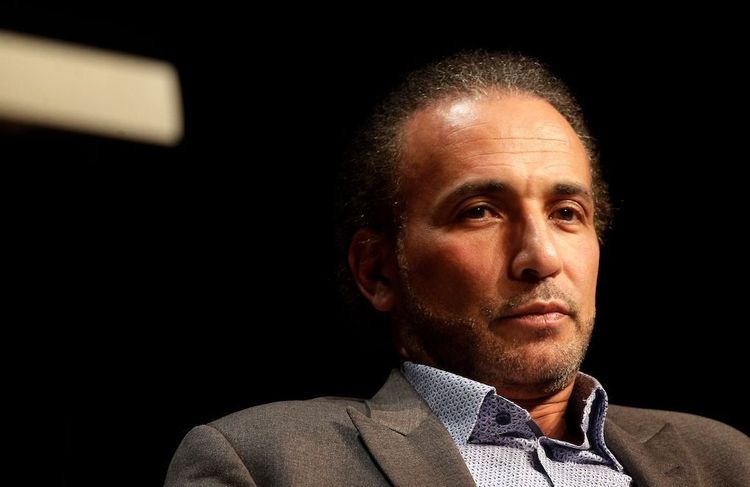 Tariq Ramadan accusé de viols : un mandat d’arrêt requis contre l’islamologue, absent au procès