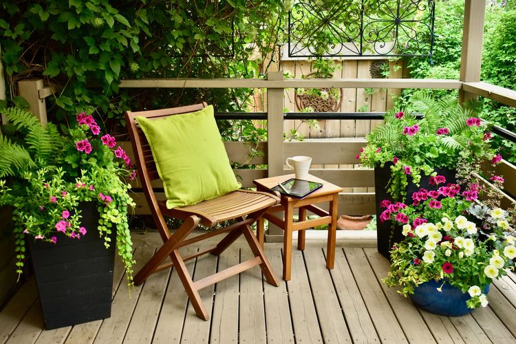 Nos 6 conseils pour avoir une belle terrasse fleurie tout l’été