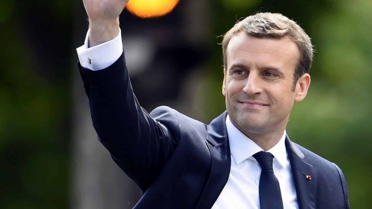 Emmanuel Macron : le Président photographié en pleine séance de boxe, les internautes le lynchent littéralement !