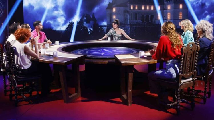 Pas vu à la télé dans Les Traîtres : Juju Fitcats et d'anciens candidats dévoilent une astuce de la production qui les a mis mal à l'aise