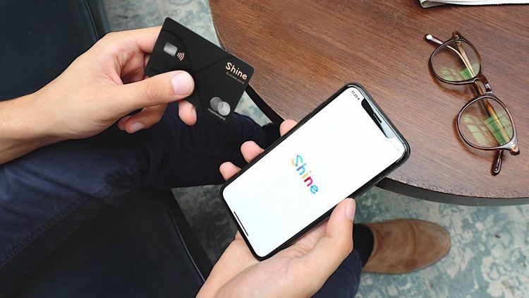 Compte pro : qui se cache derrière l'offre Shine ?