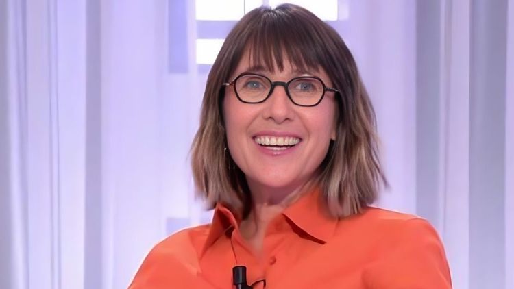 Alexia Laroche-Joubert sans filtre sur ses parties de jambes en l'air : "Heureusement que je baise"