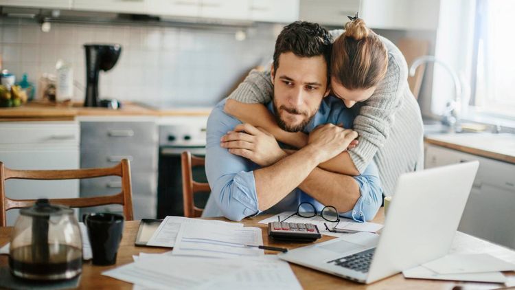 Donation : « Combien puis-je donner à ma compagne sans payer d'impôts ? »