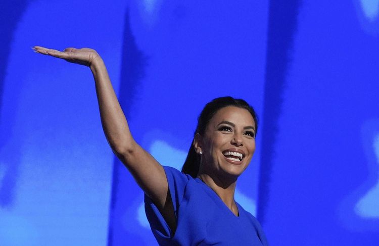 Eva Longoria réinvente le slogan de Barack Obama pour Kamala Harris