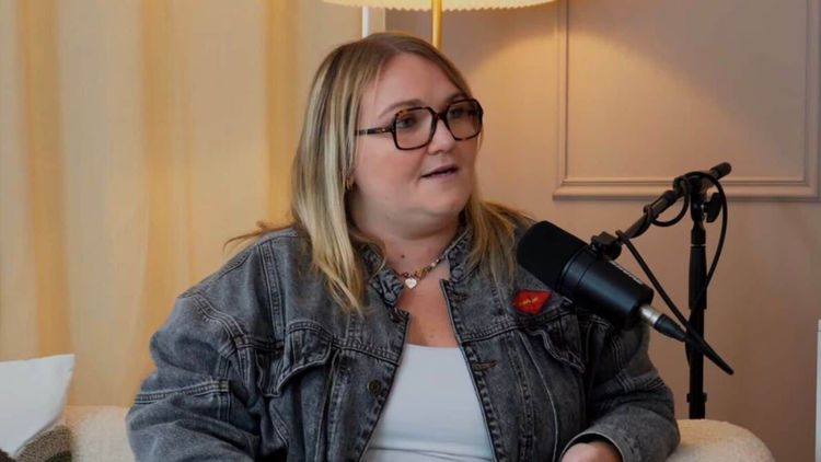 "Je m'en suis pris plein la tête" : Lola Dubini revient sur le cyberharcèlement grossophobe qu'elle a subi dans Danse avec les stars