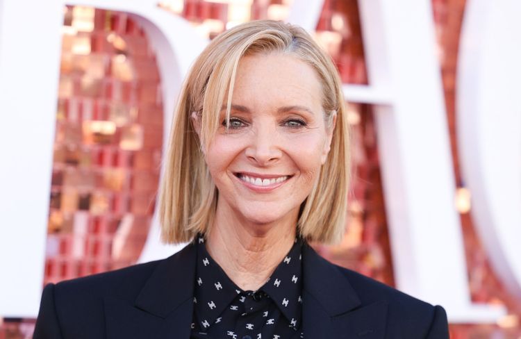 À 62 ans, Lisa Kudrow explique pourquoi elle a décidé d’abandonner le Botox après l’avoir testé