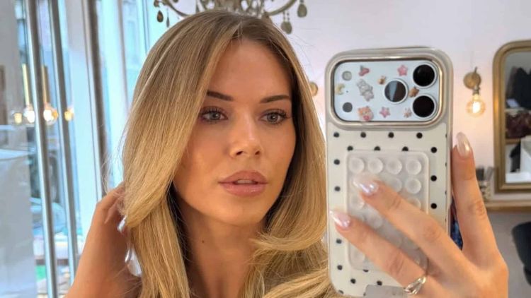 "Je me retrouve solo" : Cassandra Jullia célibataire, elle confirme sa nouvelle rupture avec Simon Castaldi