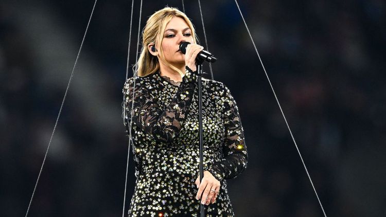 Louane face aux mauvais espoirs pour l'Eurovision : "C'est hyper toxique"