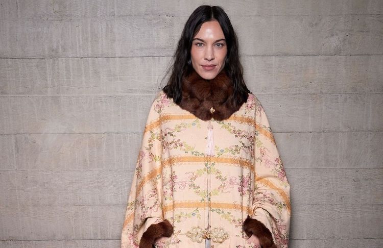 Kate Moss, Alexa Chung, Jennifer Lawrence… elles portent déjà toutes ce manteau aperçu sur les défilés