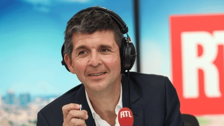 Thomas Sotto hospitalisé : victime d’un accident de vélo, il dévoile une photo de sa blessure