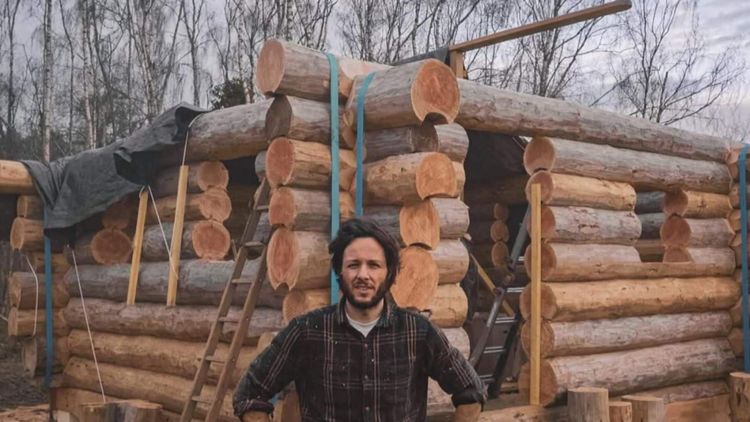 "C’est douloureux" : Vianney, sur le point de finir sa cabane, donne de ses nouvelles et évoque la suite de sa carrière