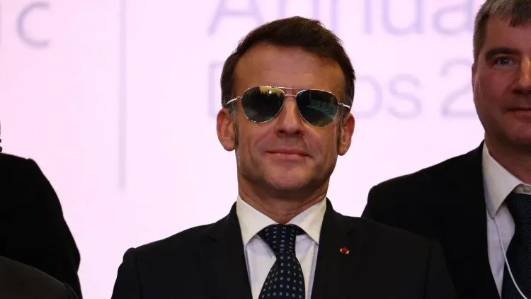 En couple avec Brigitte, Emmanuel Macron se livre sans fard sur sa sexualité : “Un gigolo caché”