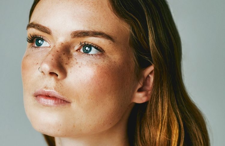 Qu'est-ce la volufiline, cet actif anti-âge qui promet de repulper la peau sans injection ?