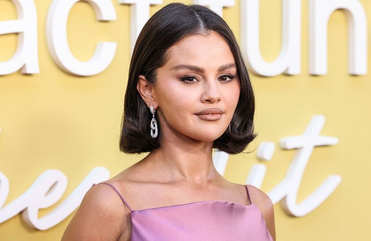 Selena Gomez, fière d’être « Mrs. Blanco », dévoile une nouvelle série de photos avec son époux
