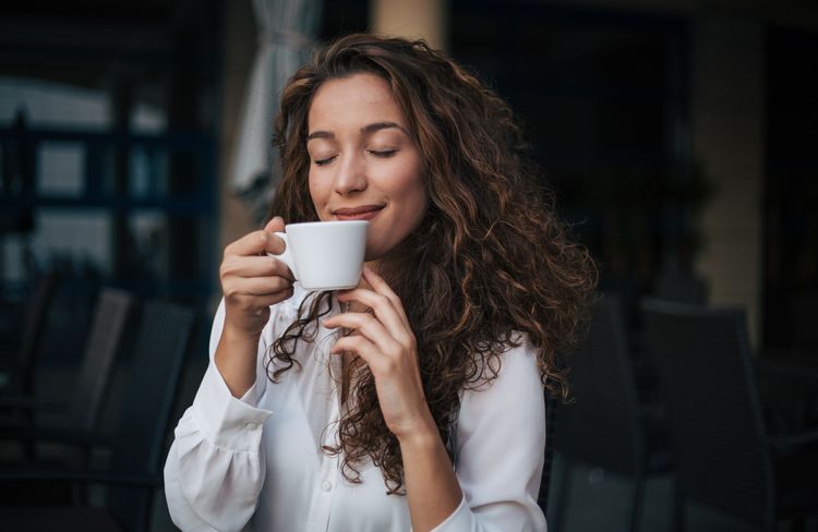 Manque d’énergie ? Cette façon de boire du café promet de vous tenir éveillé toute la journée