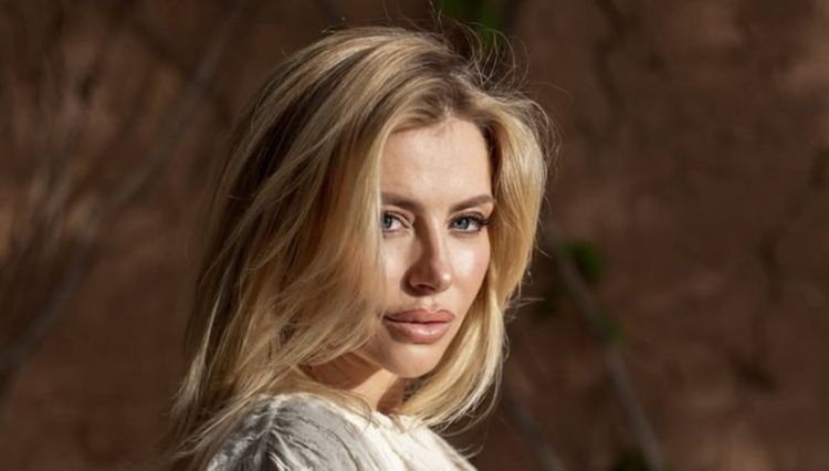 Stéphanie Clerbois enceinte : "un peu perdue voire dépassée", elle fait un aveu qui touchant sur sa grossesse !