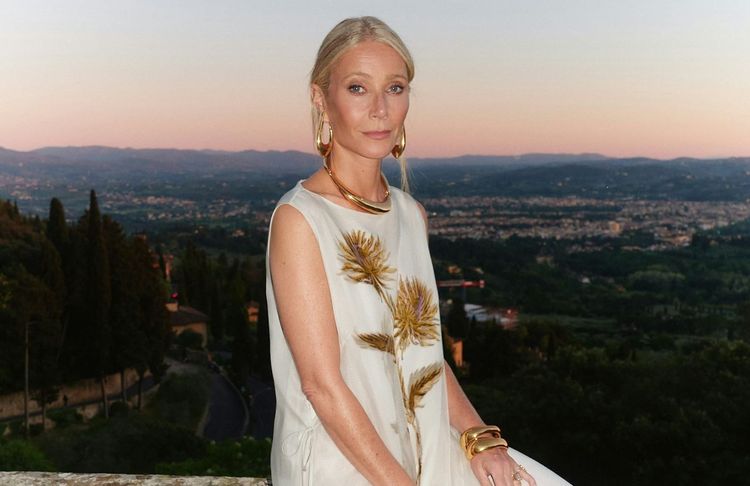 Maxi, sculpturaux, élégants.. Selon Gwyneth Paltrow, voici les bijoux que l’on va adorer porter avec une robe cet été