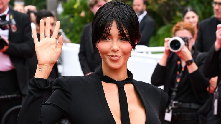 Nabilla Vergara (32 ans) en plein acte dans la piscine d'un Club Med : "La tête sous l'eau...