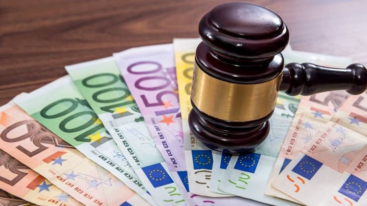 Succession : un fils a-t-il (trop) profité de ses parents pour toucher sa part d'héritage ?