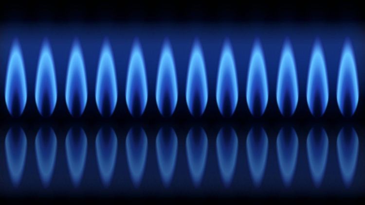 Frais cachés des assurances, baisse de prix de l'énergie... Les 3 infos immanquables du jour