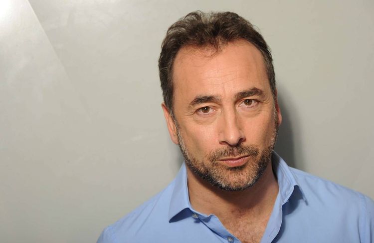 Alil Vardar, figure du théâtre de boulevard, accusé par vingt comédiennes