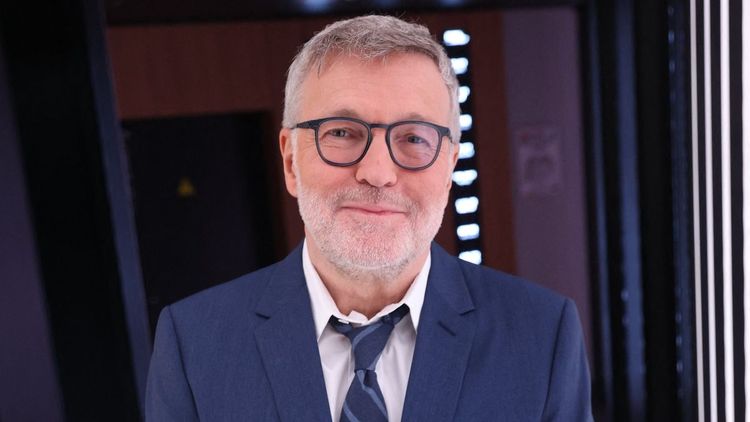 Laurent Ruquier se livre sans fard sur son homosexualité et le prisme familial