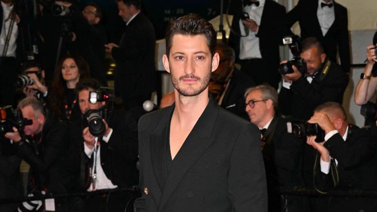 Pierre Niney : sa dernière vidéo avec son âne fait fondre la toile