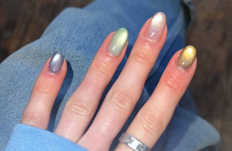 Le Dragon nails, cette tendance manucure ludique qui envahit les réseaux à l'approche du printemps