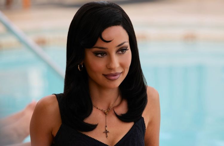 Qu’est-ce que le revenge eyeliner, cette tendance maquillage qui fait écho à la revenge dress ?