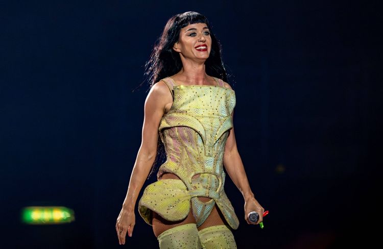 Katy Perry, plus amoureuse que jamais, dévoile un nouveau cliché de son couple avec Justin Trudeau