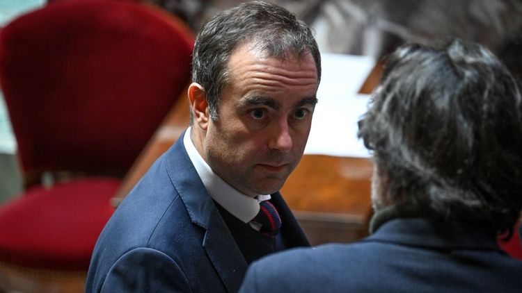 Coup dur pour les épargnants, Sébastien Lecornu augmente les impôts sur les comptes des Français