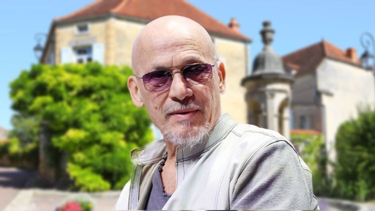 Florent Pagny : "Il en est ravi !" Visite de sa maison à "douves et pont-levis", pépite de la Côte-d'Or