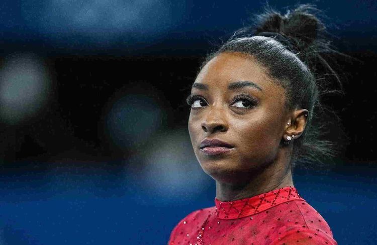 « 26 000 dollars pour une bouteille de champagne » : Simone Biles raconte sa mésaventure avec un club parisien