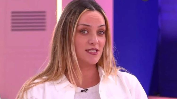 Léa Castel s'est mariée : la chanteuse dévoile des photos de son union avec son compagnon !