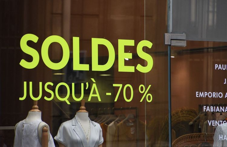 Canicule : les soldes d'été seront exceptionnellement prolongées