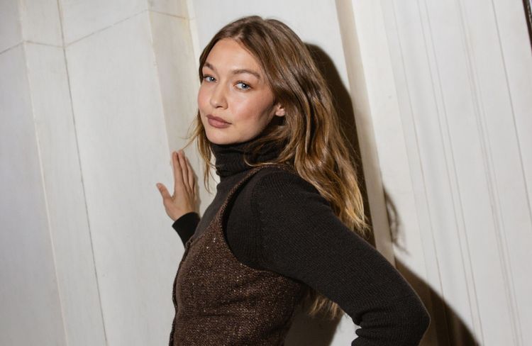 Gigi Hadid presque méconnaissable : la coupe courte et claire qui affole ses fans