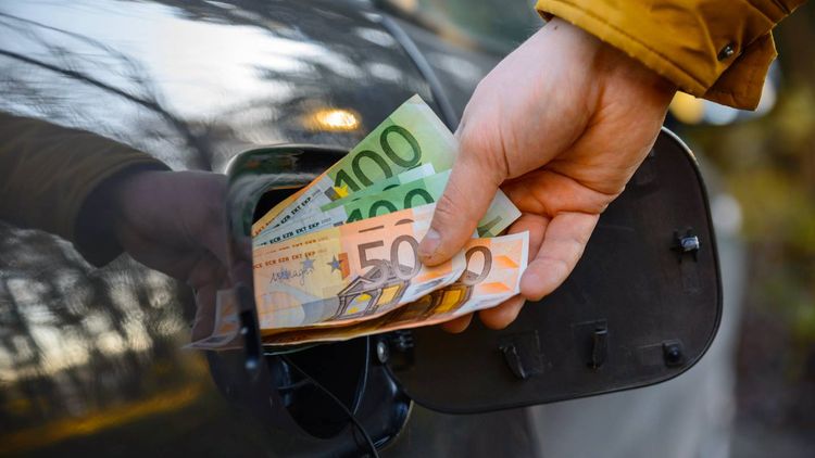 Impôts 2024 : passer aux frais réels, un bon plan avec le gel du barème kilométrique ?