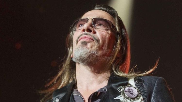 Polémique Aya Nakamura : pourquoi Florent Pagny se retrouve maintenant mêlé au scandale ?