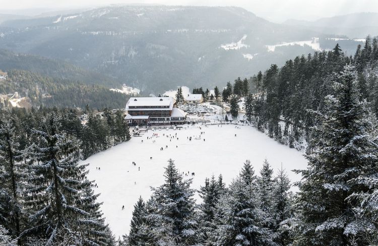 Cette station de ski à quelques kilomètres de Strasbourg est parfaite pour un séjour en famille