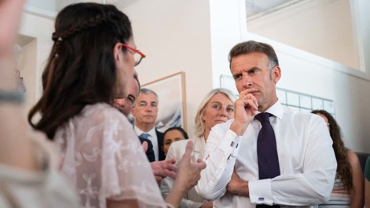 Écarts de langage d’Emmanuel Macron : "Je les ai mis bien", ces expressions choc en coulisses qui font polémique à l’Élysée