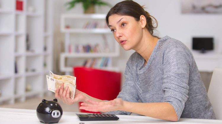 « Mon compte bancaire est à découvert. Je pioche dans mon livret A ? »