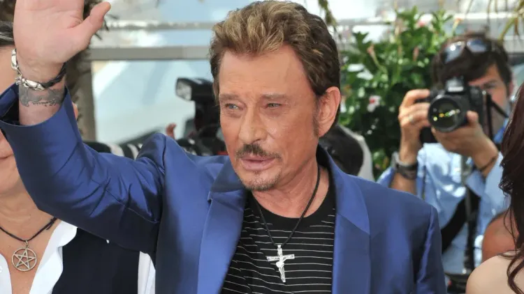 Des années après leur brouille, la dernière phrase glaçante de Johnny Hallyday à Michel Sardou révélée : “je ne veux même pas…”
