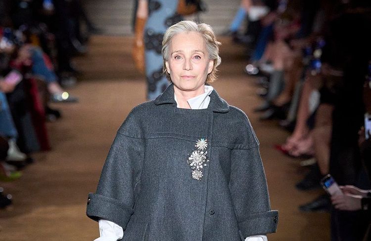 Kristin Scott Thomas, Ángela Molina… les actrices sexagénaires, mannequins stars du défilé Miu Miu