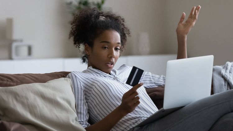Carte bancaire : « Pourquoi je réussis parfois à payer en ligne sans valider sur mon téléphone ? »