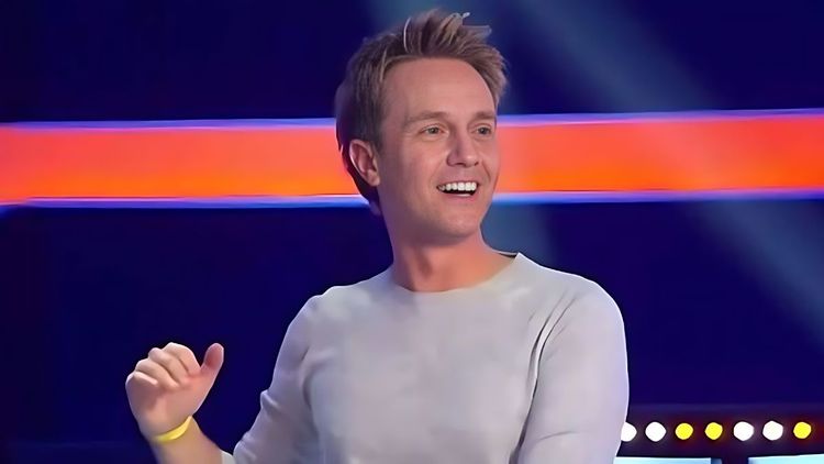 Cyril Féraud dit enfin la vérité sur ses dents incroyablement blanches : "Ça fait des années que…