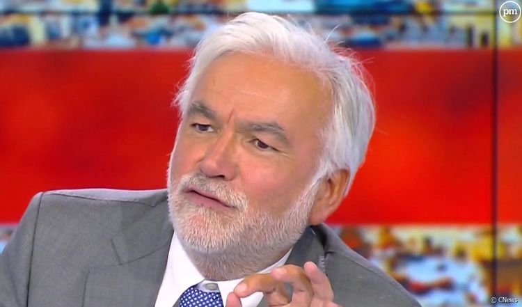 Lucie Castets "sexuellement incorrecte" : Pascal Praud tombe des nues en direct sur CNews
