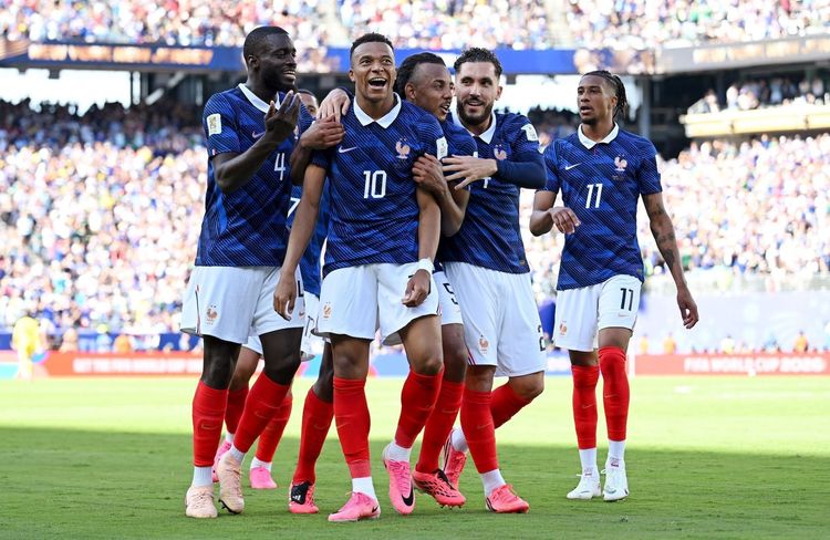Pourquoi tous les joueurs portent des crampons roses à la Coupe du monde 2026 ?