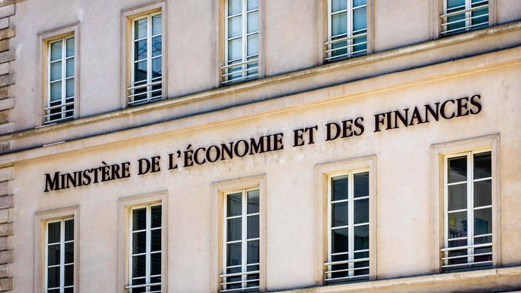 AAH, prime d'activité, APL, retraite des fonctionnaires... La menace d'un gel en 2025